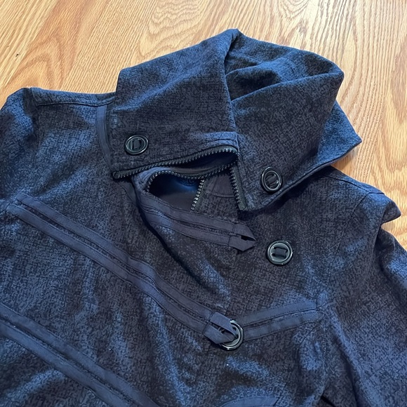 *RARE* lululemon Admiral jacket - Picture 2 of 7